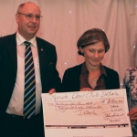 Bild Übergabe Spendenscheck über 3.800,- Euro an die Regenbogenschule Döbeln